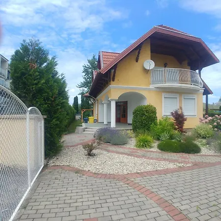 Apartment Vitorlas Foeldszint